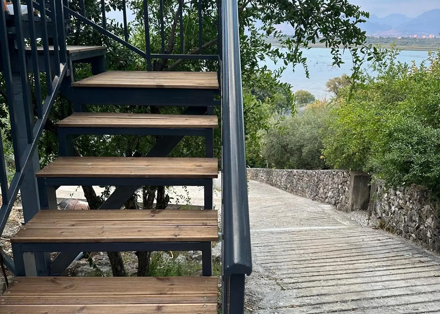 Lake Escape Villa Shiroke Szkodra 0*,  Albania